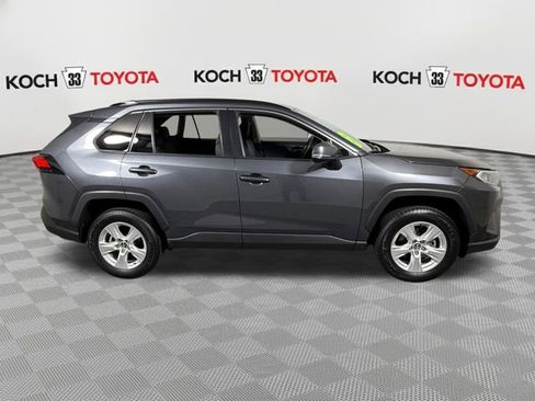 Used 2021 Toyota RAV4 XLE AWD/4WD image 9