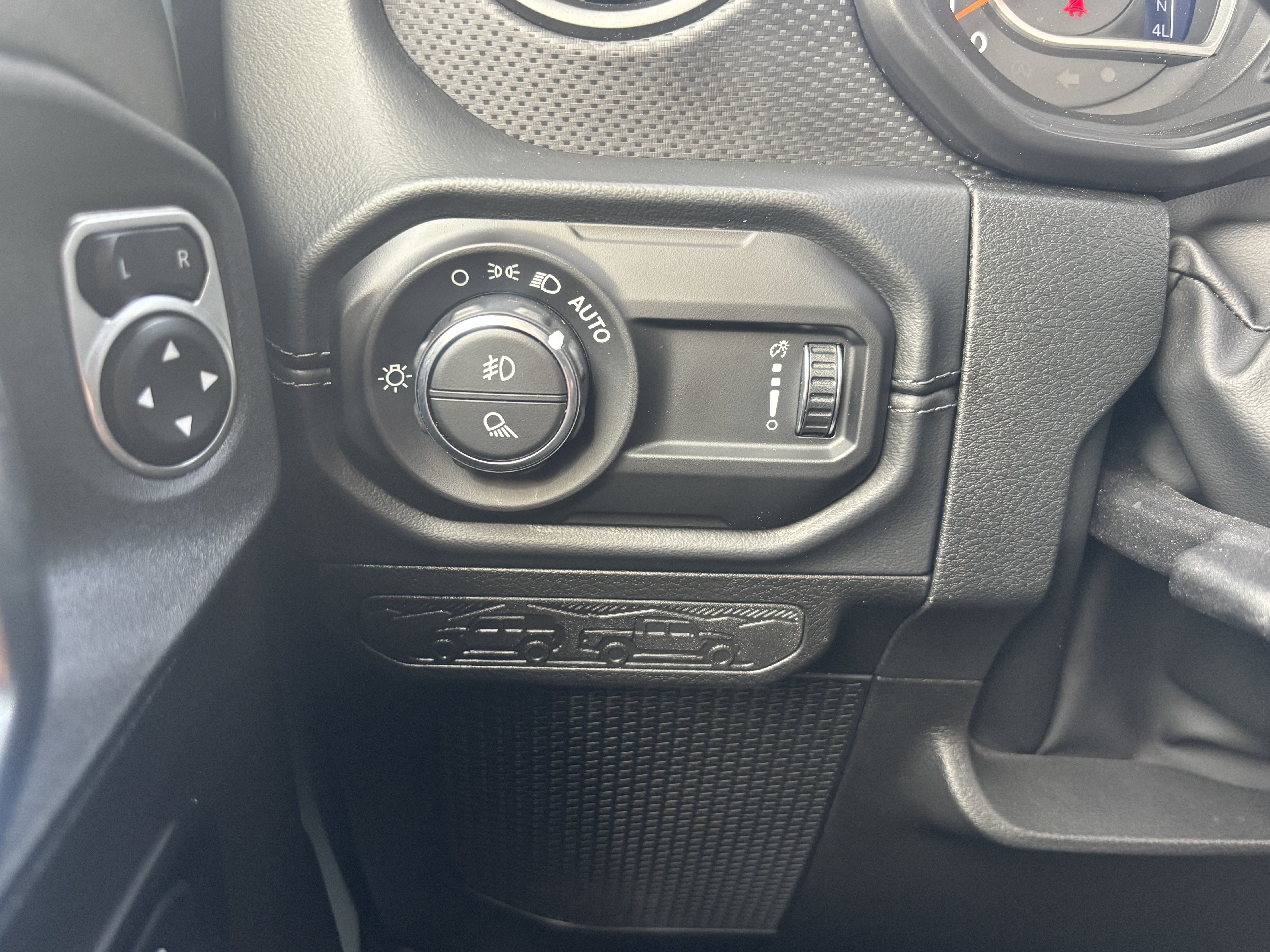 Used 2026 Jeep Gladiator Rubicon AWD/4WD image 19