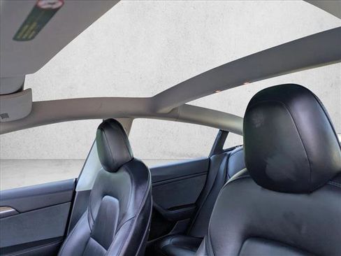 Used 2021 Tesla Model 3 Standard Range Plus image 16