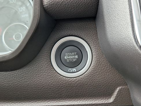 Used 2025 RAM 1500 Laramie AWD/4WD image 12