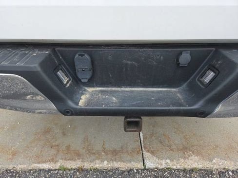Used 2015 Ford F150 Lariat w/ Equipment Group 502A Luxury AWD/4WD image 32