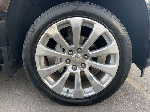 Used 2019 Chevrolet Silverado 1500 High Country w/ Technology Package image 34