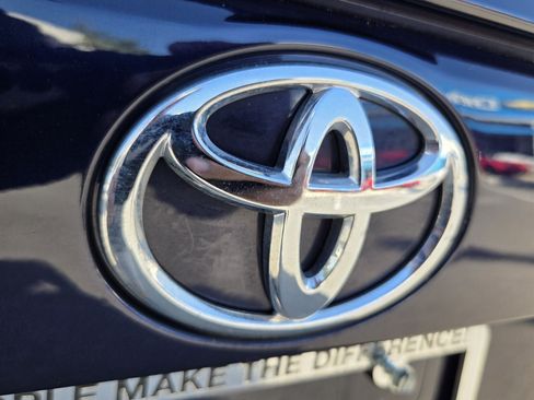 Used 2019 Toyota RAV4 XLE Premium FWD image 15