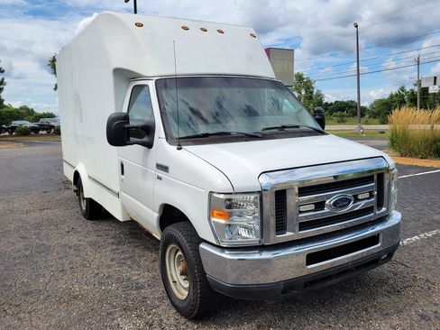 Used 2012 Ford E-350 and Econoline 350 Super Duty w/ PWR Locks & Windows Group RWD image 13