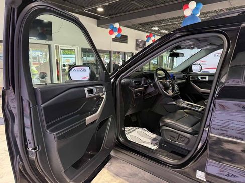 Used 2023 Ford Explorer XLT w/ Equipment Group 202A AWD/4WD image 27