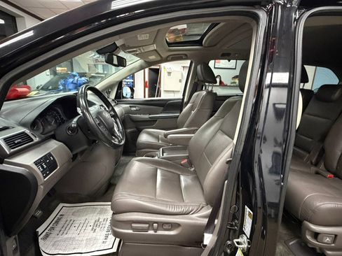 Used 2016 Honda Odyssey Touring Elite image 28