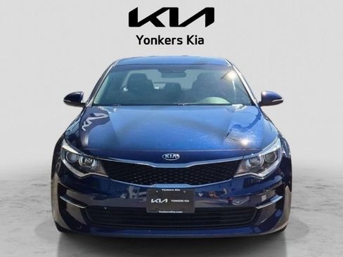 Used 2017 Kia Optima LX FWD image 2