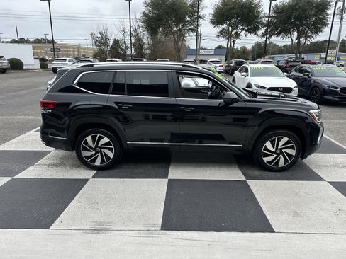Used 2024 Volkswagen Atlas SEL image 3