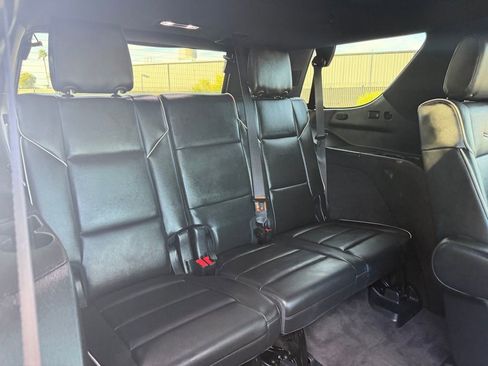 Used 2023 Cadillac Escalade Premium Luxury image 15