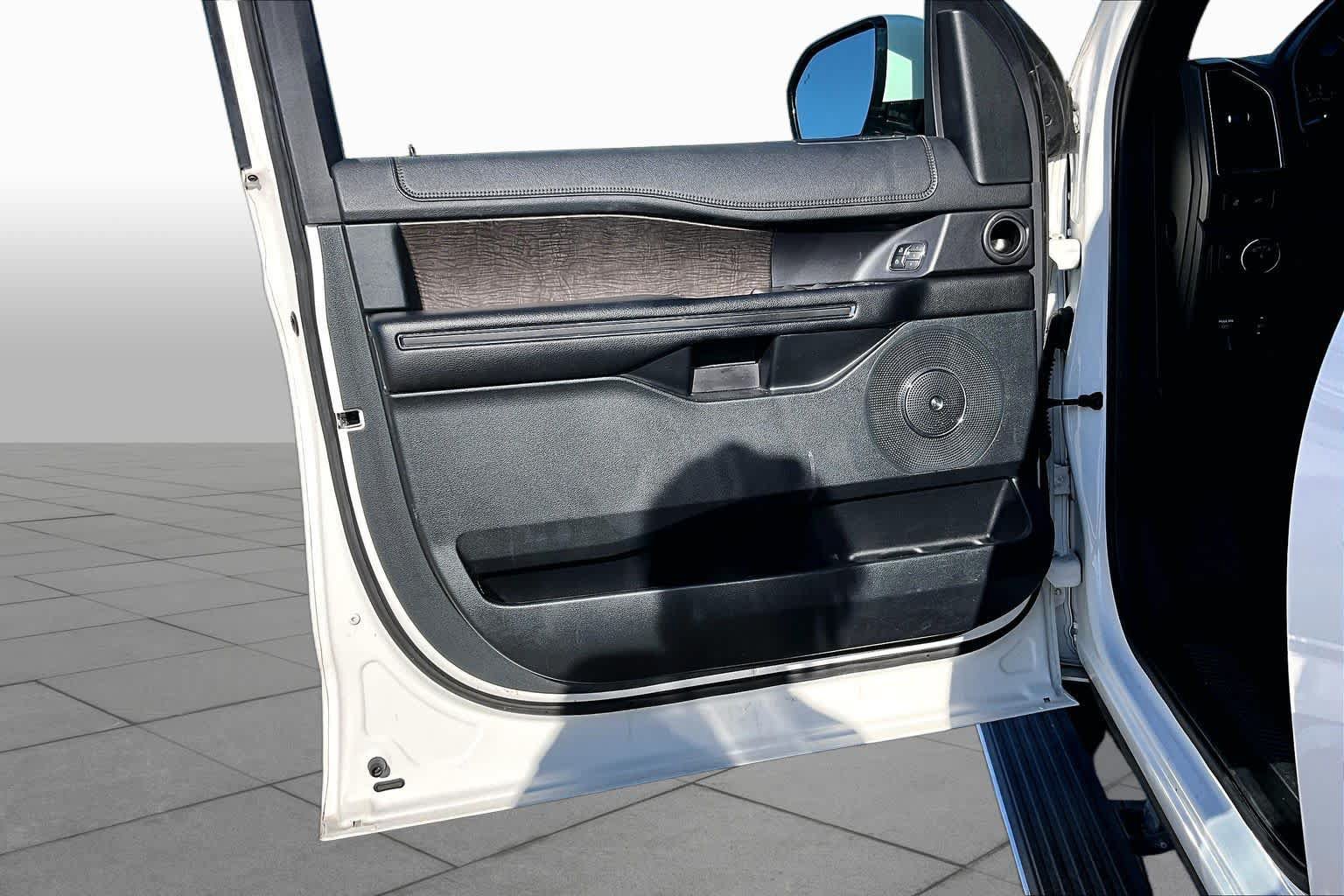 Used 2021 Ford Expedition Limited RWD image 22