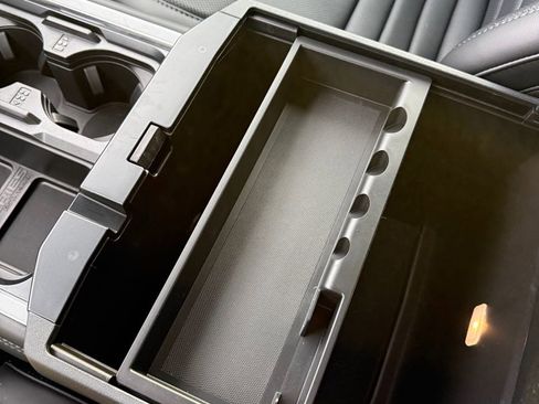 Used 2025 Ford F250 Platinum image 28