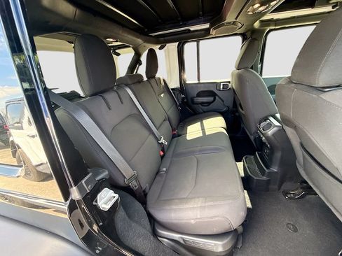 Used 2023 Jeep Wrangler Unlimited w/ Sun & Screen Package AWD/4WD image 32