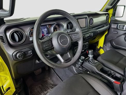 Used 2023 Jeep Gladiator Sport image 9