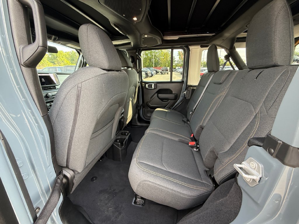 Used 2025 Jeep Wrangler Unlimited Sport AWD/4WD image 24