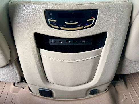 Used 2018 Cadillac Escalade Premium Luxury image 26