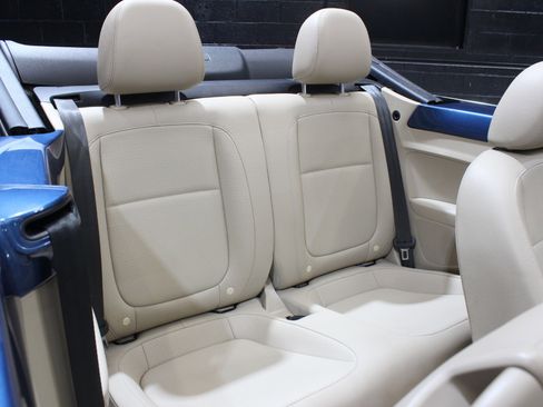 Used 2018 Volkswagen Beetle 2.0T SE w/ SE Premium Package image 30