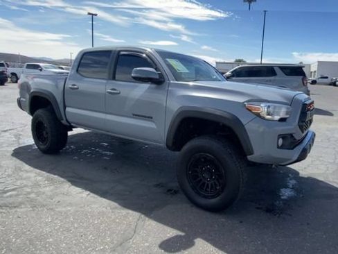 Used 2020 Toyota Tacoma TRD Off-Road w/ Blackout Package AWD/4WD image 2