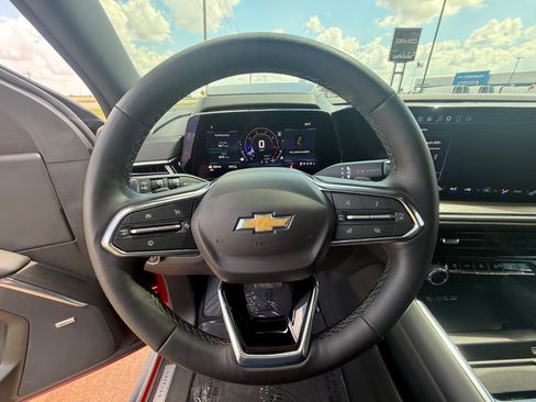 Used 2025 Chevrolet Suburban High Country AWD/4WD image 24