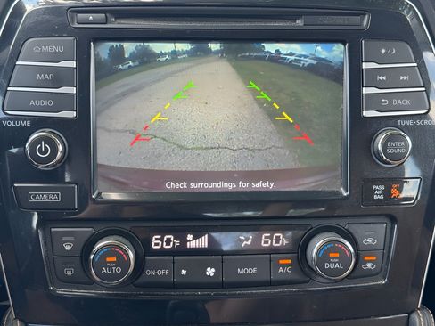 Used 2017 Nissan Maxima SR w/ Interior Lighting Package FWD image 22