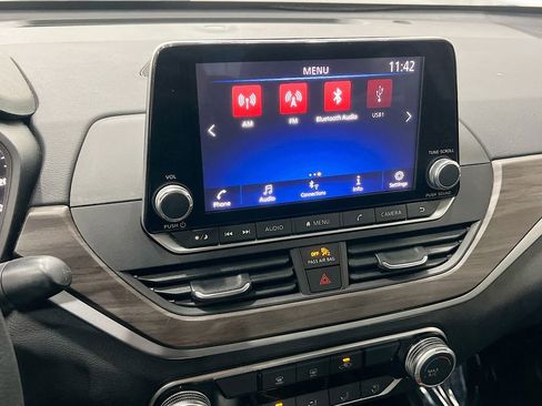 Used 2024 Nissan Altima 2.5 SV image 24