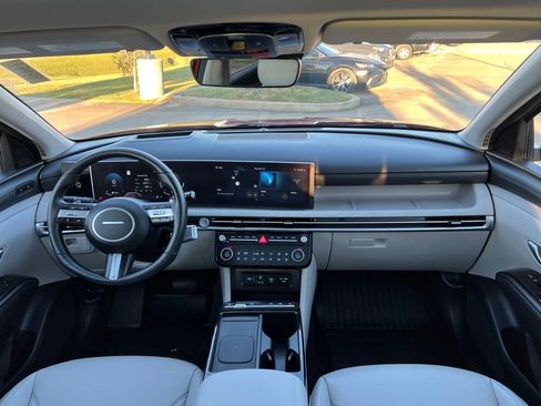 Used 2025 Hyundai Tucson Limited image 13