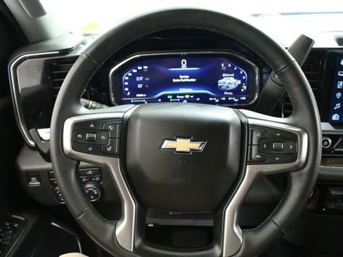 Used 2023 Chevrolet Silverado 1500 LT AWD/4WD image 14