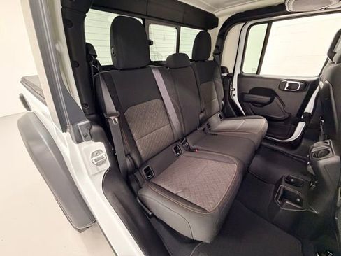 Used 2024 Jeep Gladiator Mojave image 29