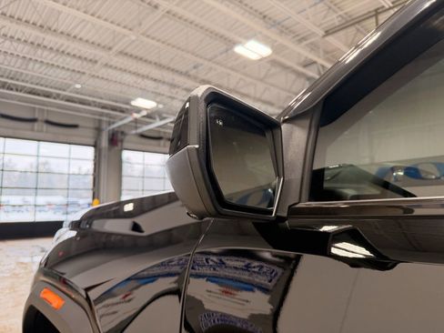 Used 2024 GMC Canyon AT4X image 15