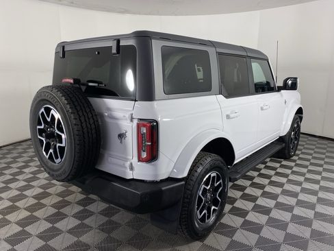 Used 2023 Ford Bronco Outer Banks image 8