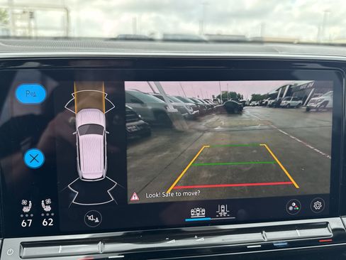 Used 2025 Volkswagen Atlas SE image 20