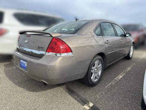 Used 2006 Chevrolet Impala LTZ FWD image 3