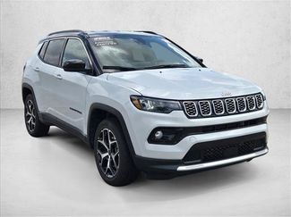 Used 2025 Jeep Compass Limited AWD/4WD video 3