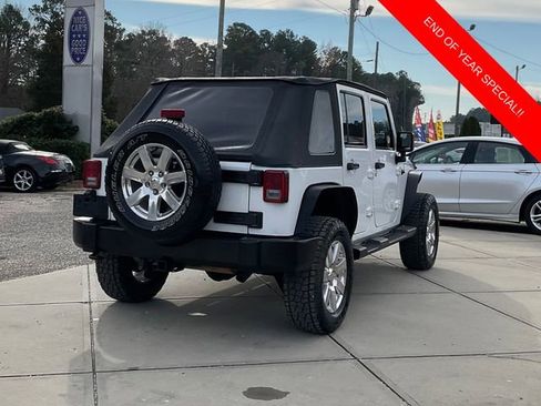 Used 2015 Jeep Wrangler Unlimited Sahara w/ Connectivity Group image 7