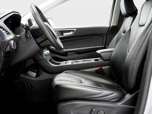 Used 2022 Ford Edge Titanium AWD/4WD image 9