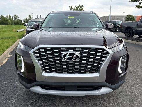 Used 2022 Hyundai Palisade SEL w/ Premium Package FWD image 2