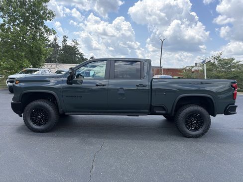 New 2026 Chevrolet Silverado 2500 ZR2 w/ LPO, Dark Essentials Package AWD/4WD image 8
