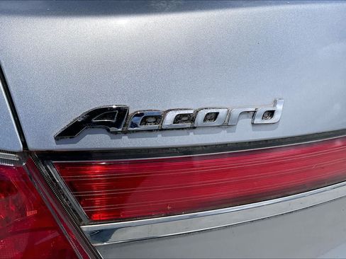 Used 2011 Honda Accord LX image 7