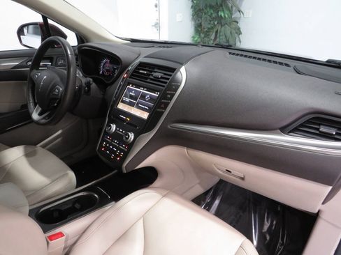 Used 2018 Lincoln MKC Premiere FWD image 10