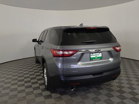 Used 2020 Chevrolet Traverse LS w/ LPO, Black Accent Package FWD image 5