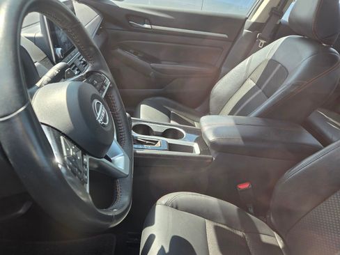 Used 2025 Nissan Altima 2.5 SR FWD image 5
