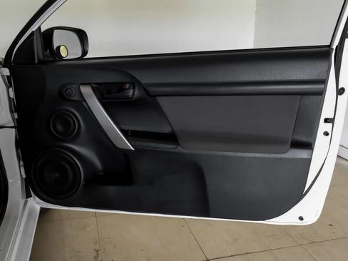 Used 2012 Scion tC FWD image 27