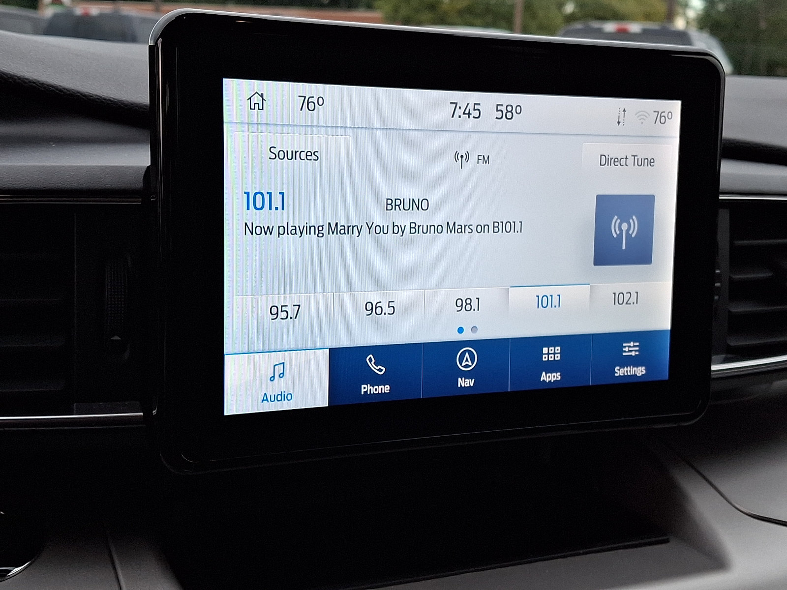 Certified 2022 Ford Explorer XLT w/ Equipment Group 202A AWD/4WD image 19