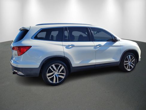Used 2017 Honda Pilot Elite image 7