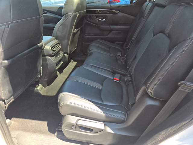 Used 2023 Honda Pilot Touring image 17