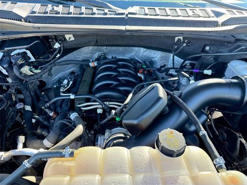 Used 2018 Ford F150 XLT w/ XTR Package image 29