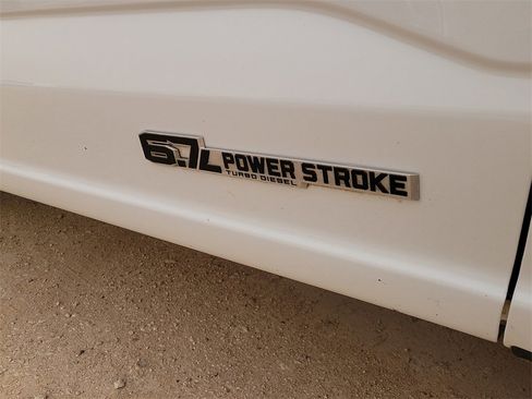 Used 2024 Ford F250 XLT w/ FX4 Off-Road Package image 13