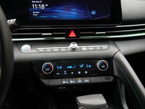 Used 2024 Hyundai Elantra SEL FWD image 29