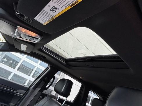 Used 2016 Jeep Grand Cherokee Limited AWD/4WD image 8