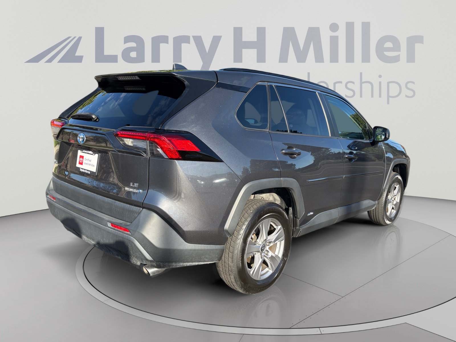 Used 2022 Toyota RAV4 LE AWD/4WD image 5
