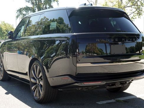 Used 2026 Land Rover Range Rover SV AWD/4WD image 6